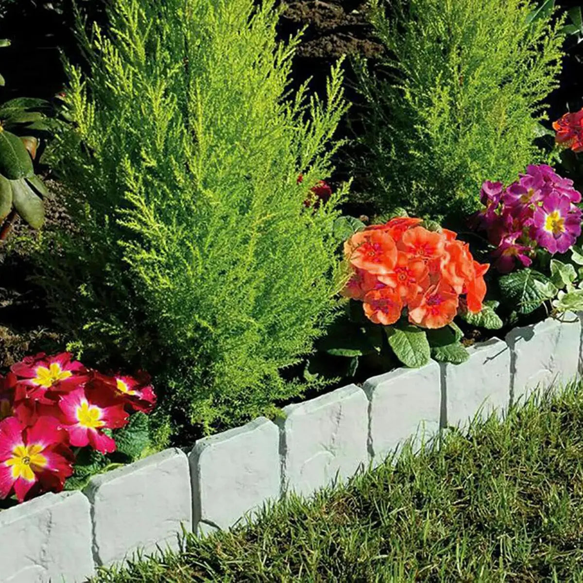 Interlocking Stone-Effect Garden Edging